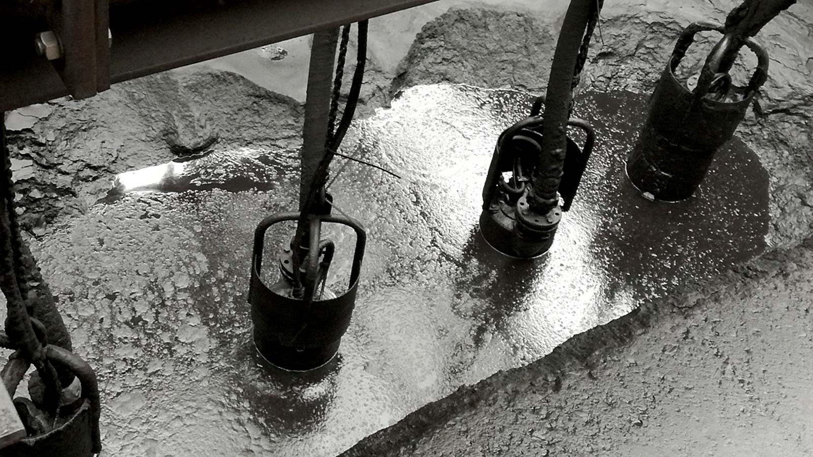 Sondermaschine von HEIDE-PUMPEN im Industrieeinsatz mit Schlamm